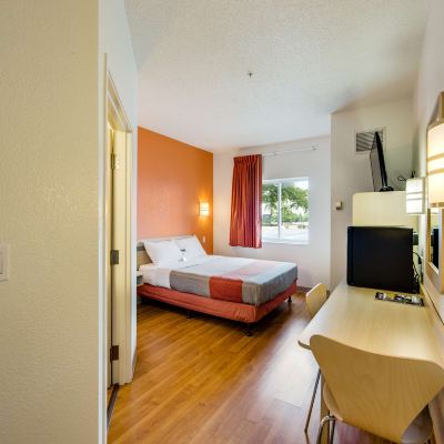 Queen Room Motel 6-Brampton, on - Toronto Promo Code