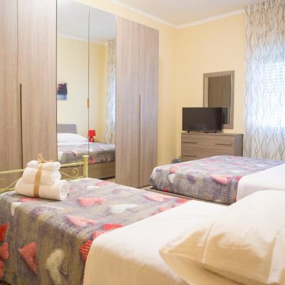 Deluxe Room(2 Adults+1 Child)