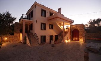 Avgerinos Hotel - Housity