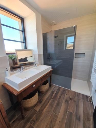 Appartement Cosy en c?ur de Bourg Two-Bedroom Apartment