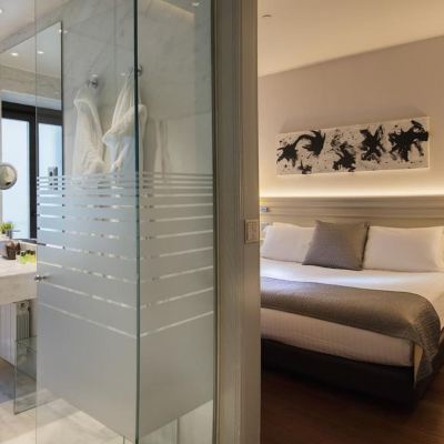 Premium King Room with City View Preciados Promo Code