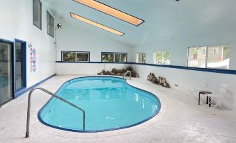 Sierra Blue Hotel & Swim Club