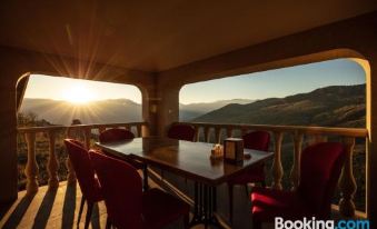 Lastiver Resort - Housity