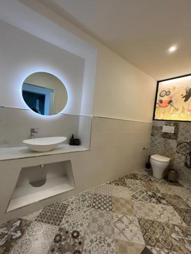 带露台的小型套房