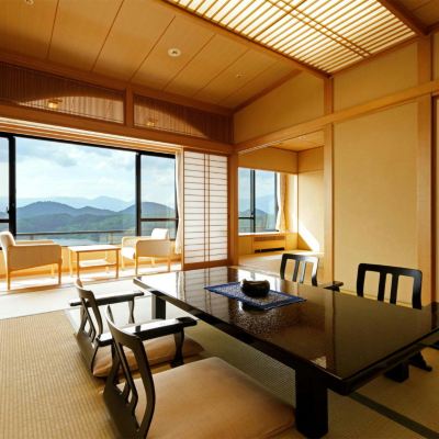 【湖側】特別室・最上階 和室二間「若竹」または「老松」 ホテル紫苑 クーポン