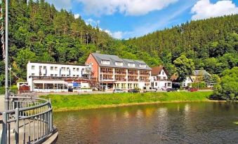 Hotel Am Schlossberg - Housity