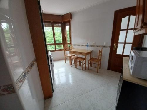 Raquel Inn - Garaje Incluido Two-Bedroom Apartment