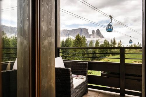 带阳台的山景小套间