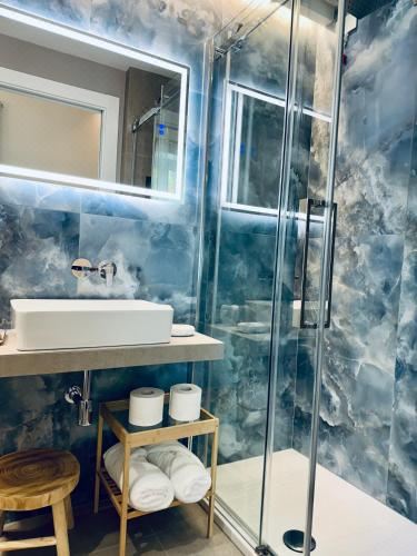 客房 - 带一张双人床和梳化床