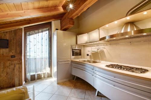 高级一卧室带阳台公寓