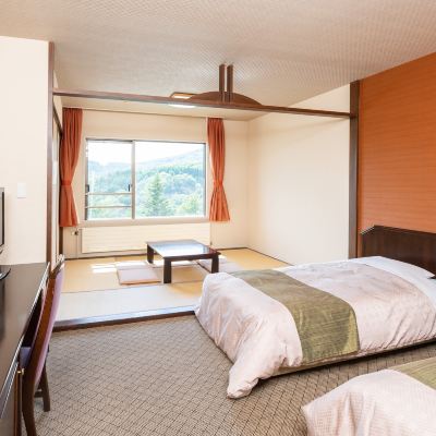 [Building F, 1st Floor] Maximum 5 People [40 Square Meters] [Japanese-Western Room] [Non-Smoking] [Mountain View] 車山高原スカイパークホテル クーポン