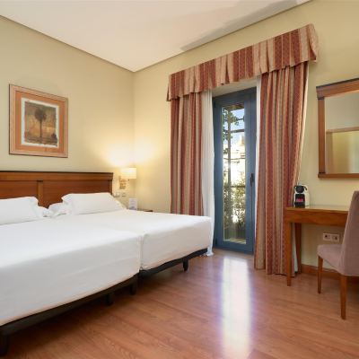 Premium Room Hotel Bécquer Promo Code