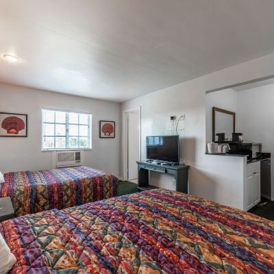 Standard Room Captain's Table Hotel Promo Code