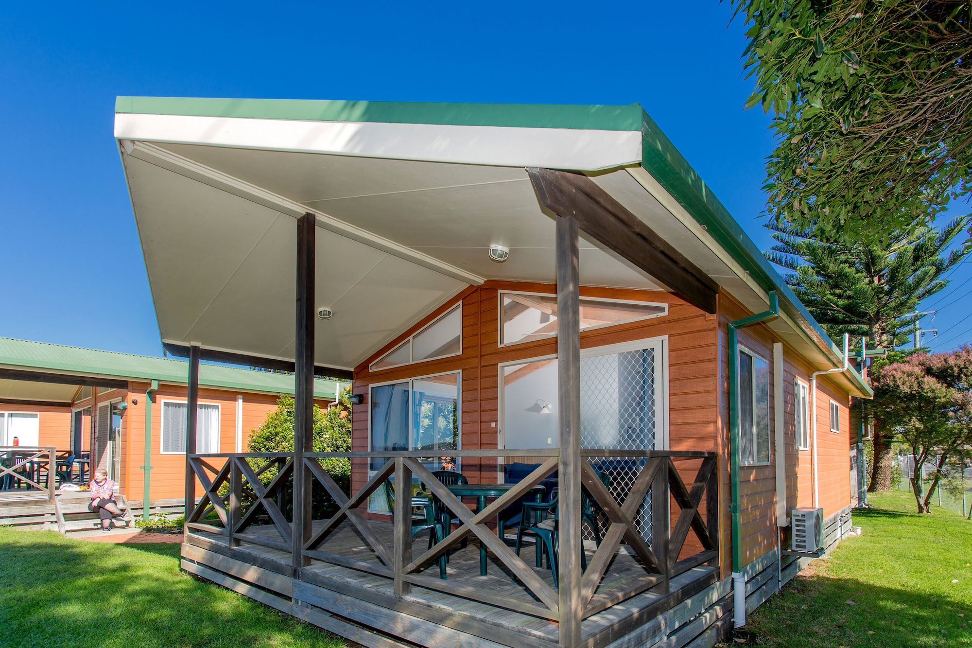 带spa浴缸的豪华别墅