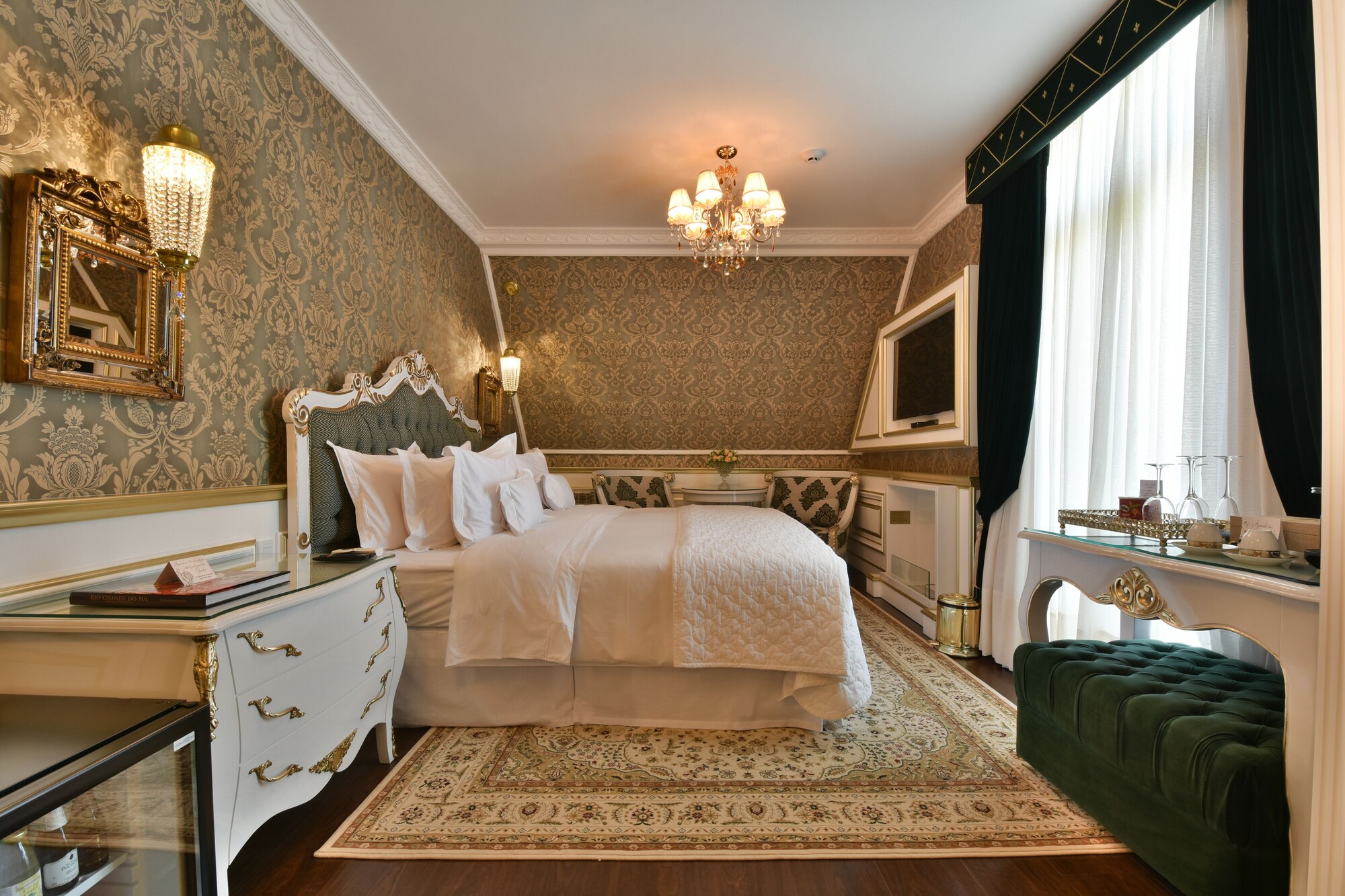 豪华宏伟套房（带按摩浴缸）