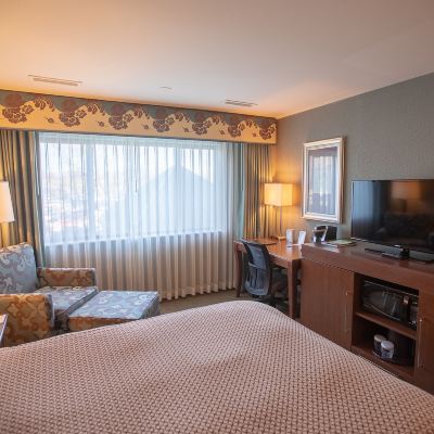 Standard Queen Room Turf Valley Resort Promo Code