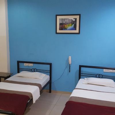 Deluxe Twin Room (Non AC) Deccan Comforts Promo Code