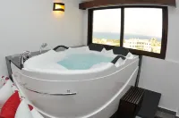 Monoberge Hotel
