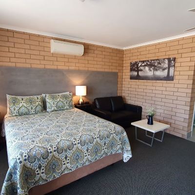Deluxe Double Room, 1 Bedroom, Kitchenette Streaky Bay Motel and Villas Promo Code