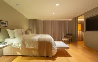Mona Hotel
