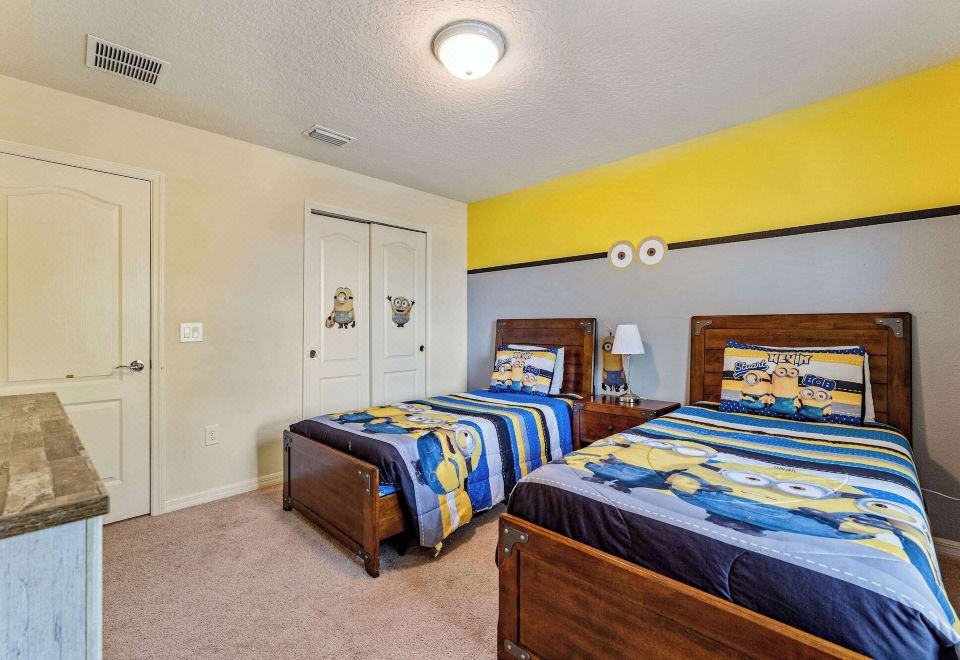 小屋，多张床，私人泳池，池景（洛弗特和休闲别墅）