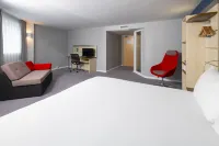 Holiday Inn Express SWINDON CITY CENTRE by IHG Hotel di 
