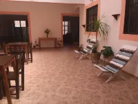 Impresionante habitación con cama extragrande en el centro de la ciudad Hoteles en 