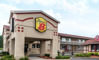 Super 8 by Wyndham Guelph