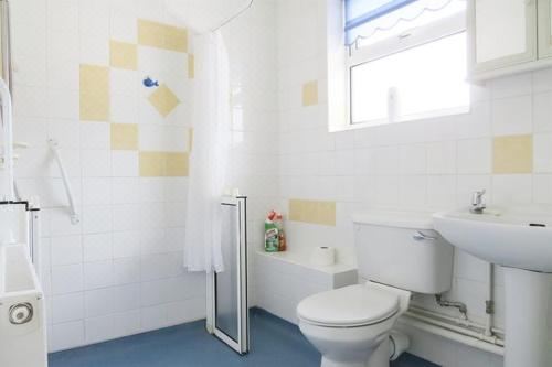 Beautiful Home Near Worcester Royal Hospital Three-Bedroom Townhouse