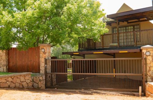 豪华特大床一室房