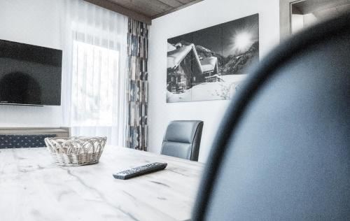 带阳台的两卧室公寓