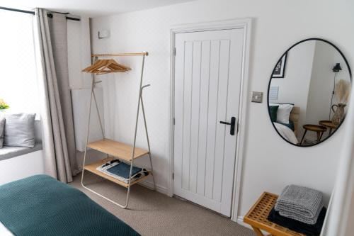 Bower ApartmentOne-Bedroom Apartment