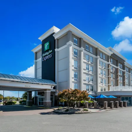 Holiday Inn Express HAMPTON - COLISEUM CENTRAL by IHG Отели в г. Хэмптон