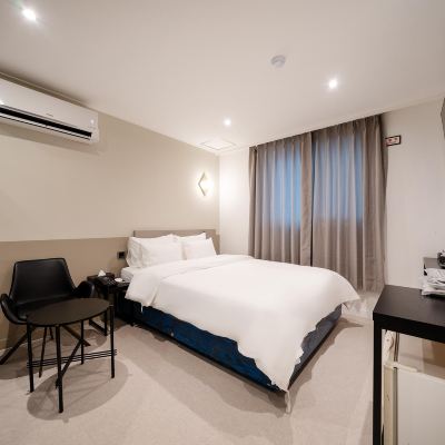 Multi-Night Room-Randomly Assigned (Netflix Available, Parking Inquiry, Bathtub Random) 바론 드 파리 호텔 쿠폰