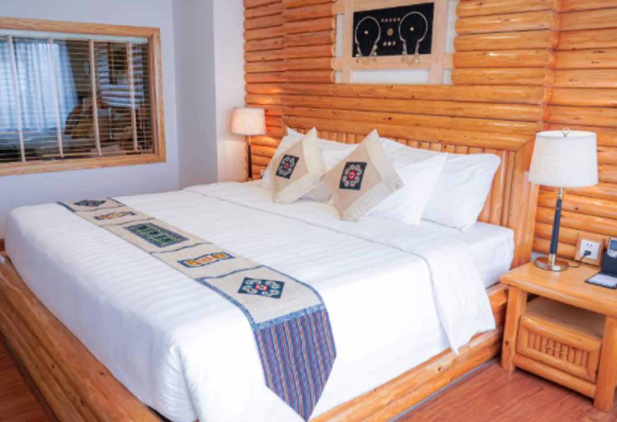 山景豪华双人床房