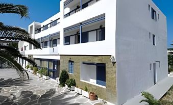 Milos Hotel - Housity