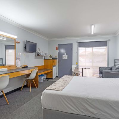 Standard Room, Multiple Beds, Non Smoking Shearing Shed Motor Inn Promo Code