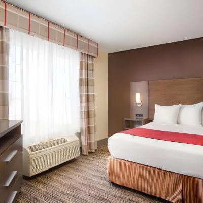 Accessible Queen Room-Non-Smoking Country Inn & Suites by Radisson, Albert Lea, MN Promo Code