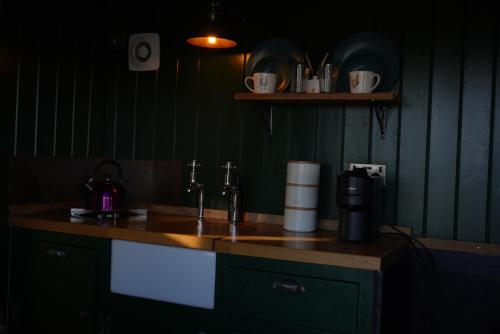 带湖景的双人间