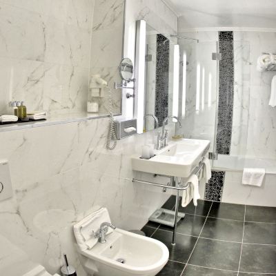 高級房大床，客房，1張大床，部分湖景 蒙特勒瑞士雄偉大傲途格精選酒店酒店優惠