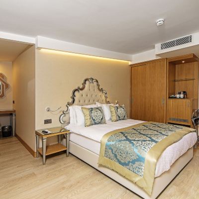 2 Conneting Double Rooms with Balcony Mukarnas Taksim Hotel Promo Code