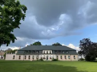 Dworek Bielin Hotel di 