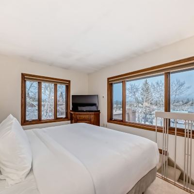 Tower King Suite Jasper Inn & Suites by Innhotels Promo Code