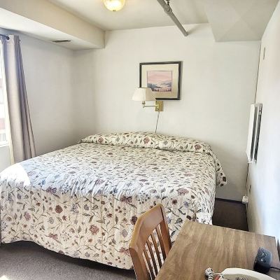 Standard Single Room, 1 King Bed, Non Smoking, Private Bathroom Keystone Hotel Promo Code