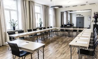 Stadshotellet Lidkoping - Housity