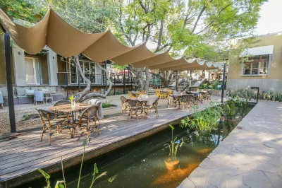 Suite 9 the Village Hotele w: 