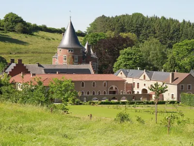 Hôtel - Ferme du Château d'Ahin Hotels in 