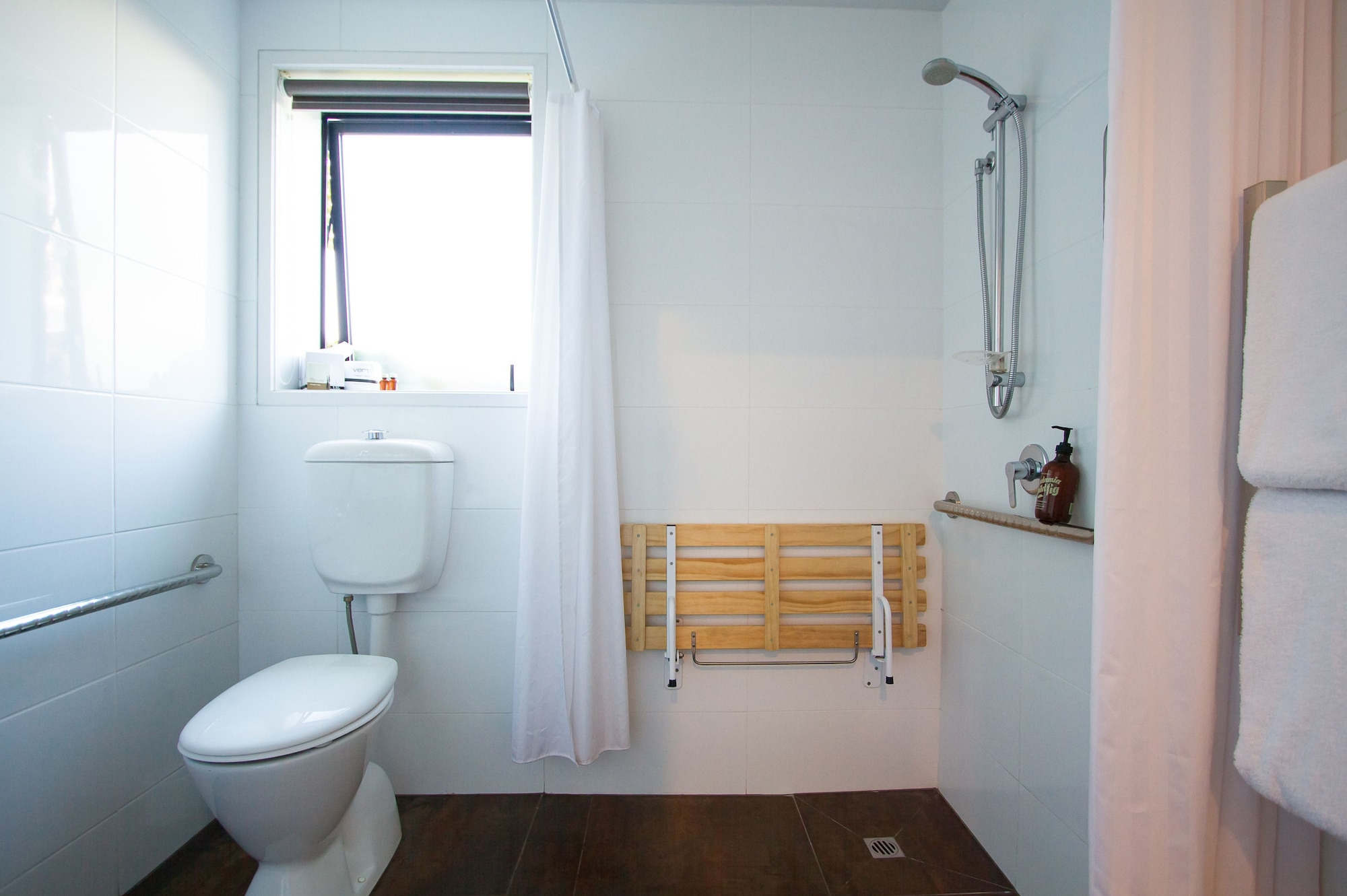 行政开间， 无烟房， 简易厨房