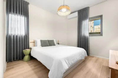 Netanya Beach & Pool Comfort Stay  호텔