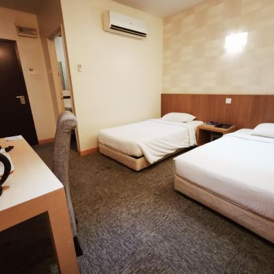 Standard Twin Room without Window Kupon Prescott Hotel Bukit Bintang